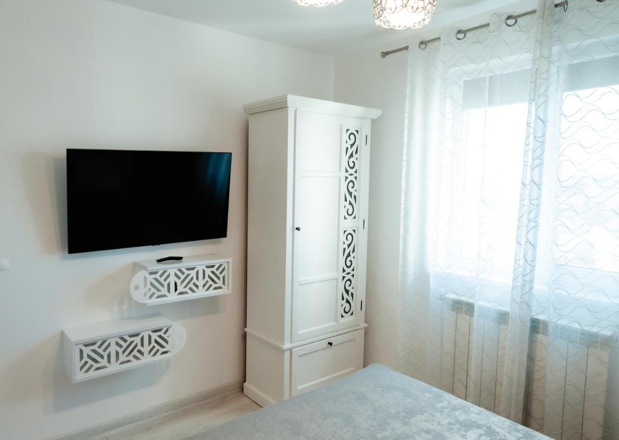 Carla'S Apart Palas-Hala Centrala 1 Bedroom, Airport Shuttle Iasi Eksteriør bilde