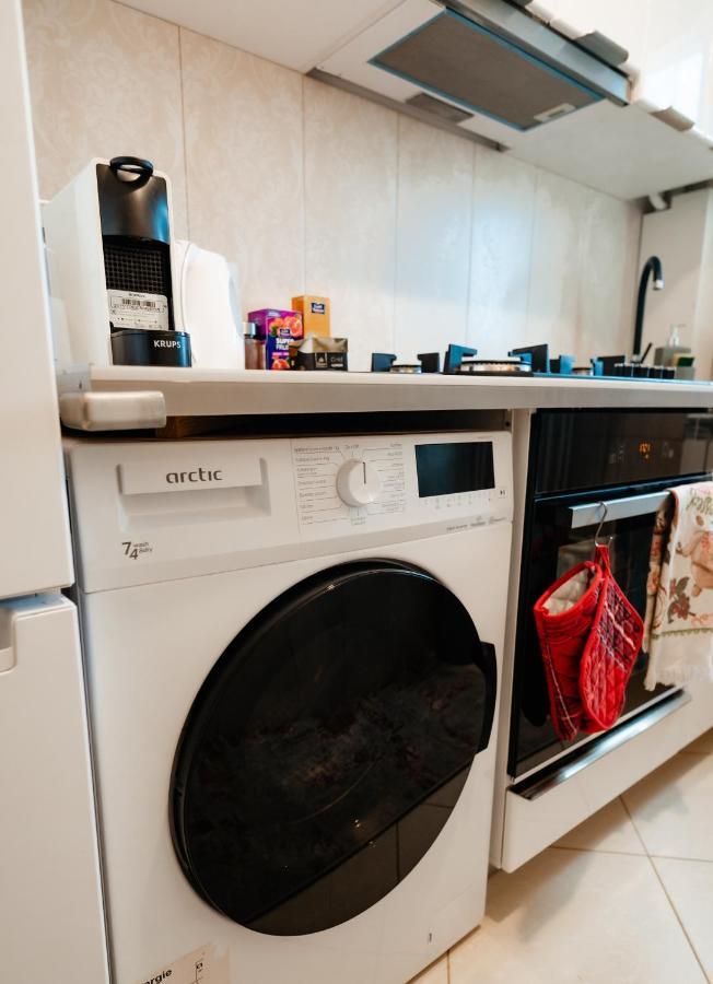 Carla'S Apart Palas-Hala Centrala 1 Bedroom, Airport Shuttle Iasi Eksteriør bilde